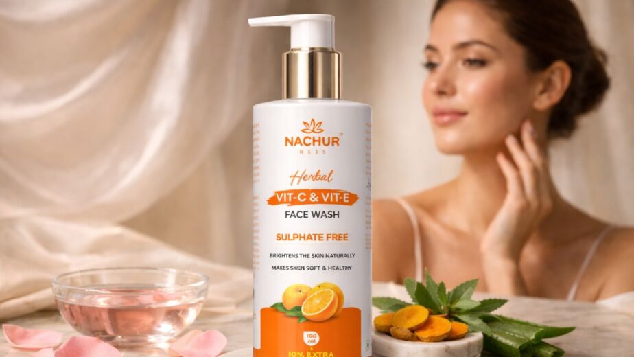 Simple Skincare Routine for Glowing Skin Using Natural Ingredients