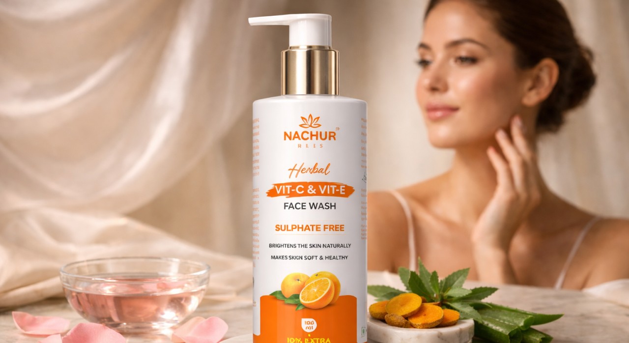 Simple Skincare Routine for Glowing Skin Using Natural Ingredients